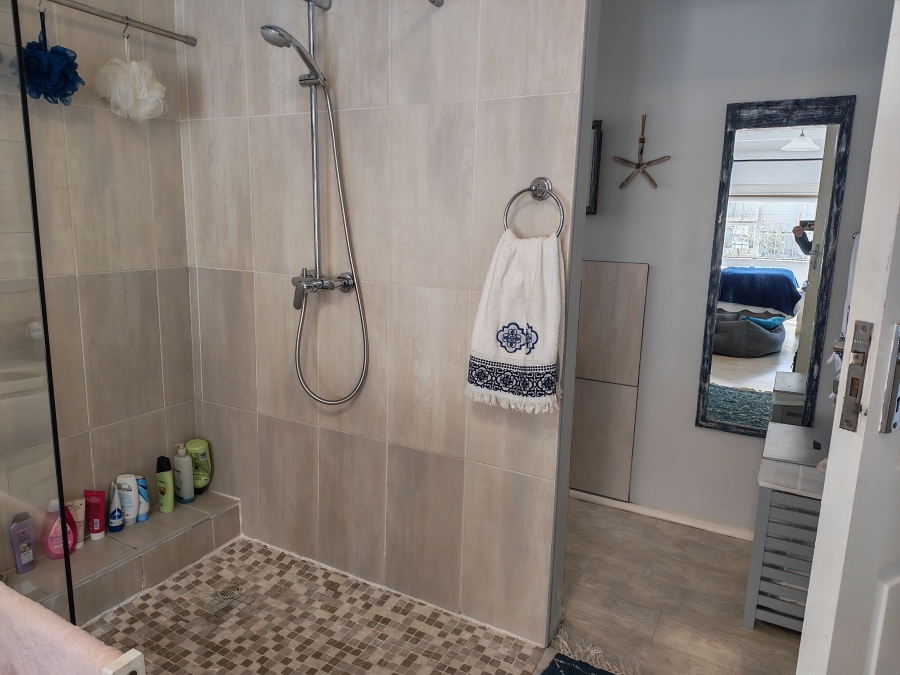 3 Bedroom Property for Sale in Palmiet Western Cape